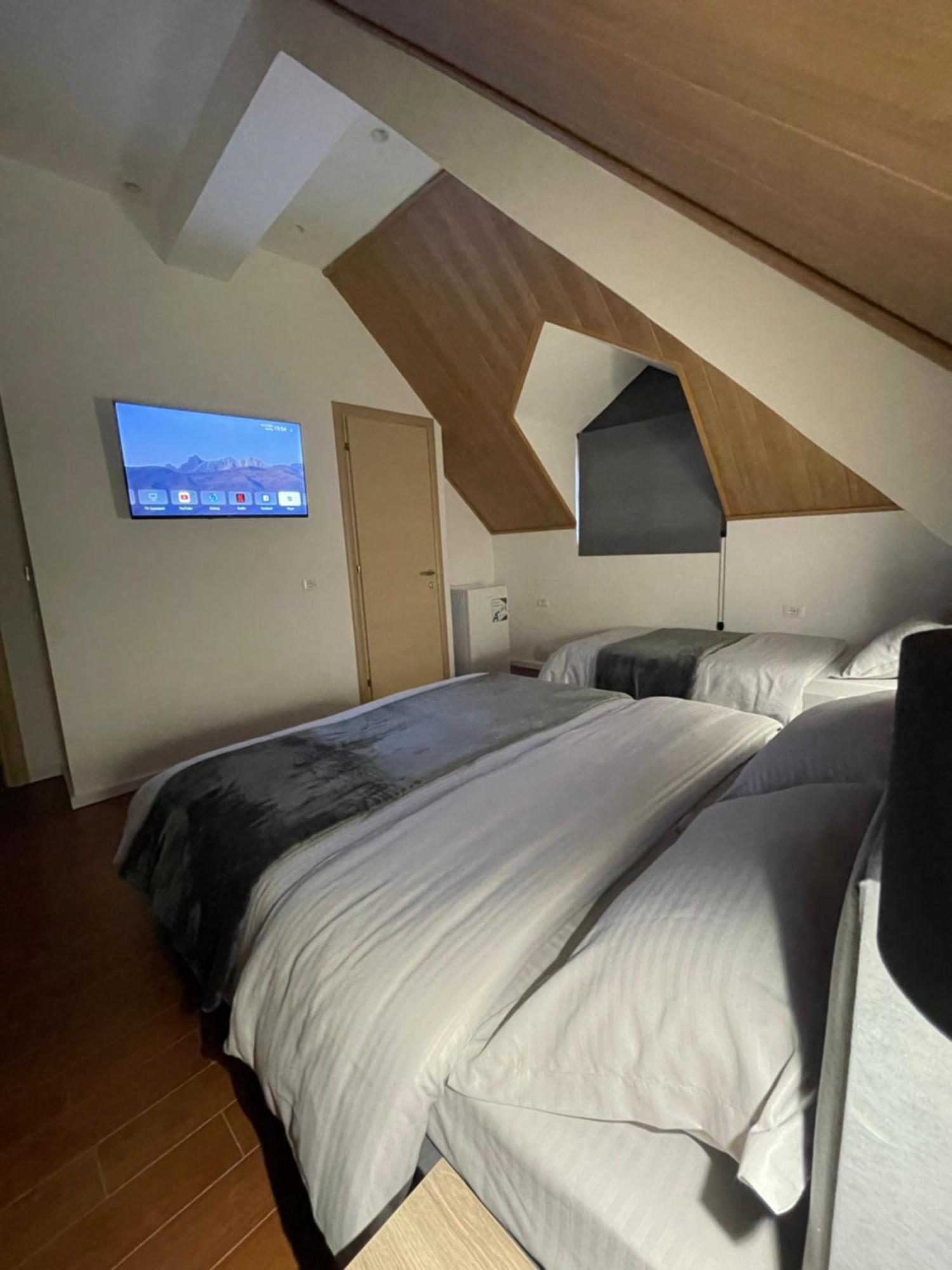 Pog Apartments Tiranë Ngoại thất bức ảnh
